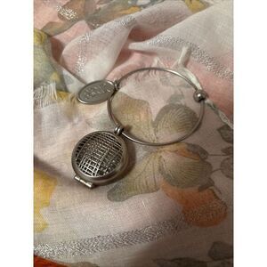 YANKEE CANDLE large key ring approx 2 3/4" round